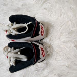 Nike size4C Red black& Red